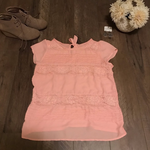 Super soft light pink blouse. Good condition! - Picture 2 of 3